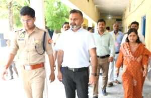पुलिस भर्ती परीक्षा केंद्रों का डीएम और एसपी ने किया निरीक्षण, सुरक्षा व्यवस्था का लिया जायजा