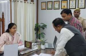 कलेक्ट्रेट में जिलाधिकारी ने सुनी जनसमस्याएं