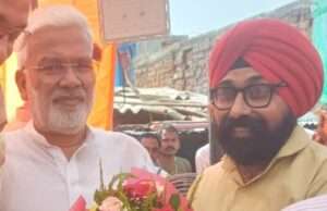 प्रभारी मंत्री स्वतंत्र देव सिंह का सरदार पतविन्दर सिंह ने अंगवस्त्रम-पुष्पगुच्छ से स्वागत-वंदन अभिनंदन किया