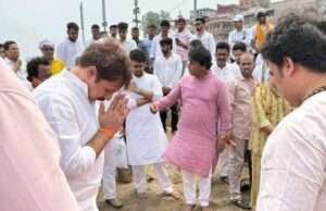 विधायक की माता के अंतिम संस्कार में शामिल हुए पूर्व सांसद धनंजय सिंह, बोले मां की सेवा सबसे बड़ा सौभाग्य