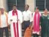 चर्च की दीवार निर्माण और ताला खुलवाने की मांग को लेकर डीएम से मिले ईसाई समाज के लोग