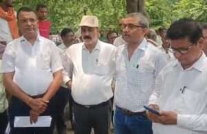 स्टाम्प-रजिस्ट्री में सेवा शुल्क के विरोध में अधिवक्ताओं का हल्लाबोल, सीएम को भेजा ज्ञापन