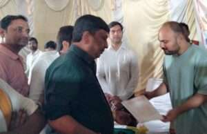 स्वामी करपात्री जी जन्मस्थली को हरित जोन के लिए रात्रि चौपाल में डीएम को सौंपा गया ज्ञापन
