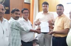 रजिस्ट्री निजीकरण के विरोध में वकीलों का हल्लाबोल