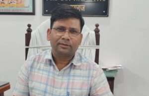 भीषण गर्मी में बच्चे बचाव के साथ स्कूल जाये रू बीएसए अनिल कुमार