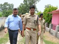 कुशीनगर में पुलिस भर्ती परीक्षा शांतिपूर्ण, डीएम और एसपी ने किया केंद्रों का निरीक्षण