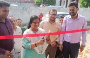 पडरौना ब्लॉक में शुरू हुआ आधार सेवा केंद्र, अब गांव में ही बनेंगे और अपडेट होंगे आधार कार्ड