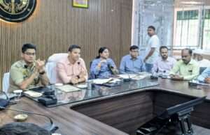 मोहर्रम त्यौहार के दृष्टिगत जिलाधिकारी व पुलिस अधीक्षक ने अधिकारियों