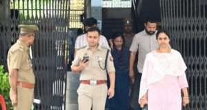 यूपी पुलिस भर्ती परीक्षा: डीएम और एसपी ने परीक्षा केंद्रों का किया औचक निरीक्षण
