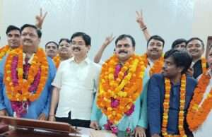 कर्मचारी संघ के चुनाव में आशुतोष अध्यक्ष और सुधीर सिंह मंत्री बने