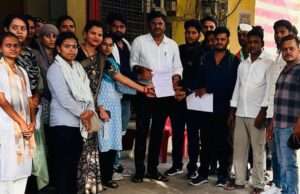 पंचायत सहायकों ने मानदेय वृद्धि व नियमितीकरण को लेकर सौंपा ज्ञापन