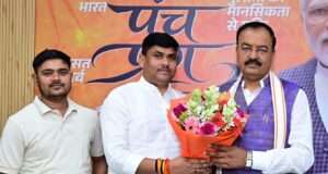 उपमुख्यमंत्री से नगर पालिका अध्यक्ष बीरेंद्र सरोज “फौजी” की भेंट, विकास कार्यों को लेकर हुई महत्वपूर्ण चर्चा