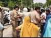 डंपर की चपेट में आने से एक महिला की मौत महिला की मौत परिजनों ने काटा हंगामा, करमा चैकी इंचार्ज सस्पेंड