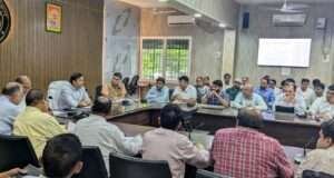 स्वास्थ्य सेवाओं में लापरवाही बर्दाश्त नहीं, जनहित सर्वोपरि:जिलाधिकारी शैलेष कुमार