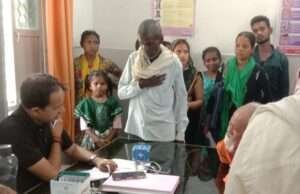 प्राथमिक स्वास्थ्य केंद्र पड़री में मरीजों का सैलाब, अकेले प्रभारी चिकित्साधिकारी के भरोसे चल रही ओपीडी व्यवस्था