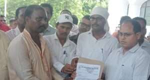 26 वर्षों से सेवा कर रहे 70 हजार शिक्षा मित्रों के समायोजन, मानदेय और स्वास्थ्य सुविधा की मांग