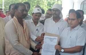 26 वर्षों से सेवा कर रहे 70 हजार शिक्षा मित्रों के समायोजन, मानदेय और स्वास्थ्य सुविधा की मांग
