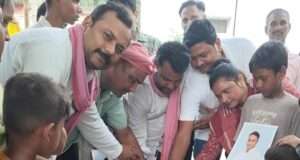 समाजवादियों ने कोरांव में मनाया पूर्व प्रदेश अध्यक्ष मोहम्मद एबाद का जन्मदिन