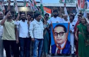 धर्मेंद्र प्रधान के इस्तीफे पर कांग्रेस का विजय मार्च, सिकंदरा चैराहे पर किया जश्न