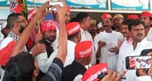 सपा अल्पसंख्यक सभा ने राज्यपाल को सौंपा ज्ञापन