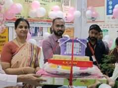 जिला अस्पताल में मनाया गया कन्या जन्मोत्सव, जिलाधिकारी ने नवजात बच्चियों को दिया आशीर्वाद