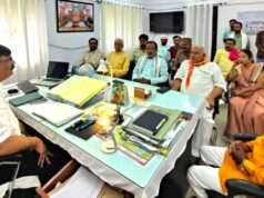मुख्य अभियंता विद्युत विभाग से मिले भाजपा जिलाध्यक्ष लाल बहादुर सरोज