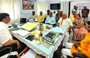मुख्य अभियंता विद्युत विभाग से मिले भाजपा जिलाध्यक्ष लाल बहादुर सरोज