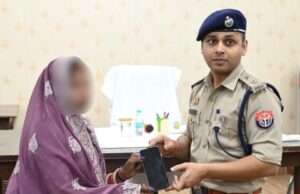 पुलिस ने बरामद किए 113 खोए मोबाइल, मालिकों को किए सुपुर्द