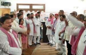 सपा ने हर्षोल्लास पूर्वक मनाया संविधान मान स्तंभ दिवस