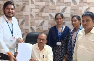 कॉलेज में पेयजल समस्या को लेकर छात्र प्रतिनिधि ने प्राचार्य को सौंपा ज्ञापन