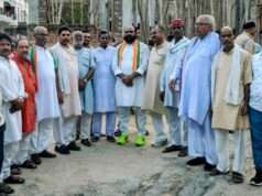 धर्मेंद्र प्रधान के इस्तीफे पर कांग्रेसियों ने मनाया जश्न, एक-दूसरे को खिलाई मिठाई