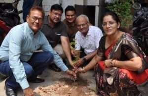 हरिश्चंद स्नातकोत्तर महाविद्यालय में बृहद वृक्षारोपण कार्यक्रम का हुआ आयोजन