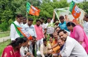 भाजपा नगर मंडल पश्चिमी ने ‘एक पेड़ मां के नाम’ अभियान के तहत किया वृहद पौधारोपण