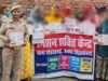 शोहरतगढ़ पुलिस ने महिलाओं और बालिकाओं को किया जागरूक, बताए सुरक्षा के उपाय