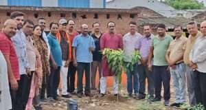 सभी 15 मंडलों के समस्त1225 बूथों पर चलाया गया वृहद वृक्षारोपण अभियान में