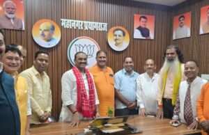 बूथ सम्मेलन के सफल आयोजन के लिए कार्यकर्ताओं को दी बधाई