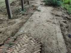 लाखों की लागत से बना अमृत सरोवर उपेक्षा का शिकार गंदगी और बदहाल व्यवस्था से ग्रामीण परेशान