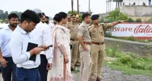 प्रस्तावित वीवीआईपी कार्यक्रम को लेकर डीएम और एसपी ने किया स्थलीय निरीक्षण