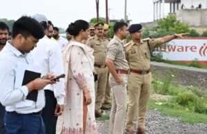 प्रस्तावित वीवीआईपी कार्यक्रम को लेकर डीएम और एसपी ने किया स्थलीय निरीक्षण