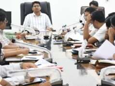 बॉर्डर क्षेत्र की खाद दुकानों की निरंतर हो चेकिंग, किसानों को रोस्टर के अनुसार वितरित हो उर्वरक: जिलाधिकारी