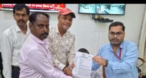 पत्रकारों की सुरक्षा व कल्याण को लेकर 30 सूत्रीय मांगपत्र जिलाधिकारी को सौंपा