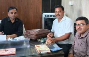 पुरानी पेंशन की राह हुई आसान, शिक्षामित्र से सहायक बने शिक्षकों की सूची बीएसए कार्यालय भेजने का मिला आश्वासन