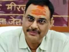 कुछ नजरे उनके स्वास्थ्य पर भी डालिए कलेक्टर साहब, जो गांव में रहते है