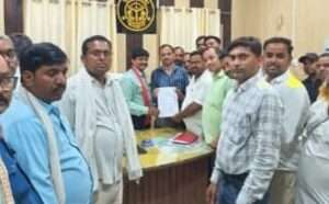 कौंधियारा में रोजगार सेवकों को 15 माह से मानदेय न मिलने से परिवार भुखमरी के कगार पर,एडीओ एजी को सौंपा ज्ञापन