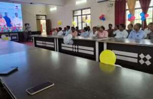 शिक्षकों को मिले कैशलेस हेल्थ कार्ड, घोरावल में हर्ष का माहौल