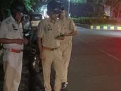 संगीत समिति कंपनीबाग के पास अचेत अवस्था में मिला युवक मां को किया पुलिस ने सुपुर्द