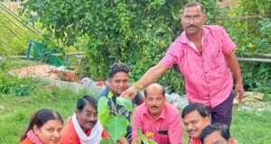 हरियाली का दिया संदेश भाजपाइयों व व्यापारियों ने एक पेड़ माँ के नाम के लगाकर धरती पर