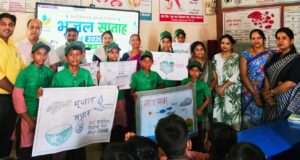 भूजल सप्ताह: पोस्टर बनाकर बच्चों ने दिया जल संरक्षण का संदेश