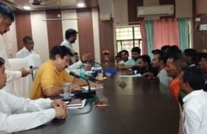 समाधान दिवस में उमड़ी फरियादियों की भीड़,77 शिकायतों में सिर्फ 2 का मौके पर निस्तारण