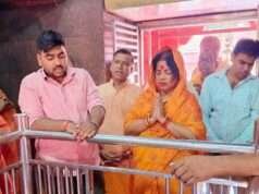 गुरु पूर्णिमा पर भाजपा जिलाध्यक्ष ने पांडेश्वर नाथ धाम में की पूजा-अर्चना, महंत का किया सम्मान